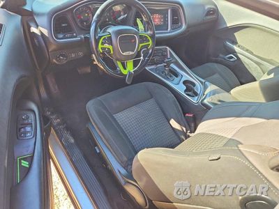 Zdjęcie 8 z 13 samochodu: 2016 DODGE CHALLENGER SXT VIN:2C3CDZAG3GH168422 - miniatura