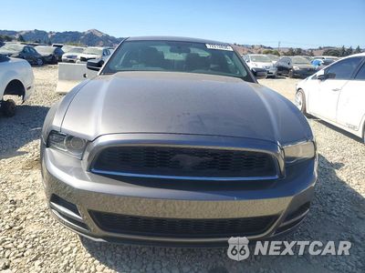 Piąte zdjęcie samochodu w środku: 2013 FORD MUSTANG VIN:1ZVBP8AM9D5255529 - miniatura