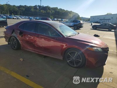 Czwarte zdjęcie samochodu z boku: 2018 TOYOTA CAMRY XSE VIN:4T1B61HK4JU624912 - miniatura