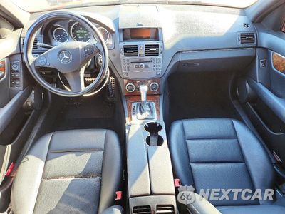 Zdjęcie 8 z 12 samochodu: 2010 MERCEDES-BENZ C 300 4MATIC VIN:WDDGF8BB9AR089788 - miniatura