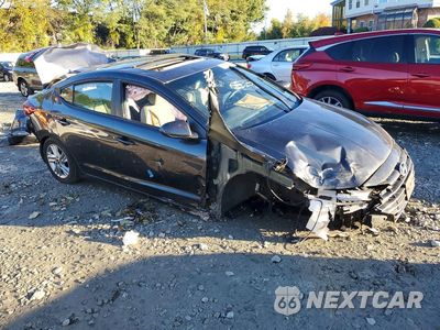 Czwarte zdjęcie samochodu z boku: 2020 HYUNDAI ELANTRA VALUE EDITION VIN:5NPD84LF4LH604384 - miniatura