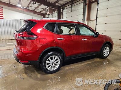Trzecie zdjęcie samochodu z tyłu: 2018 NISSAN ROGUE SV VIN:5N1AT2MV1JC826395 - miniatura