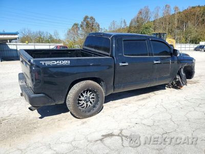 Trzecie zdjęcie samochodu z tyłu: 2017 TOYOTA TUNDRA SR5 VIN:5TFDW5F11HX595022 - miniatura