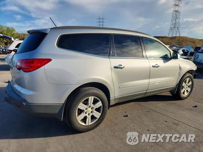 Trzecie zdjęcie samochodu z tyłu: 2011 CHEVROLET TRAVERSE LT VIN:1GNKVGED1BJ112289 - miniatura