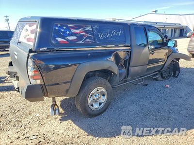 Trzecie zdjęcie samochodu z tyłu: 2015 TOYOTA TACOMA BASE VIN:5TFUX4EN1FX031427 - miniatura