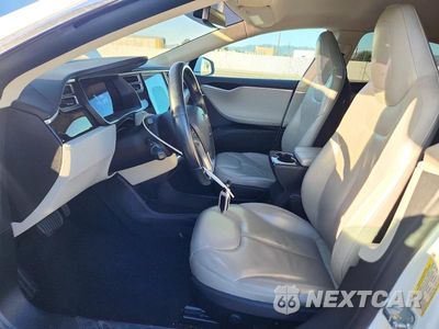 Zdjęcie 7 z 13 samochodu: 2014 TESLA MODEL S VIN:5YJSA1H11EFP48953 - miniatura