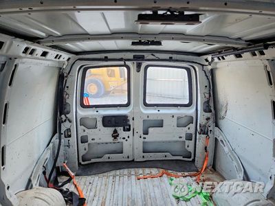 Zdjęcie 10 z 13 samochodu: 2016 CHEVROLET EXPRESS 2500 CARGO VAN VIN:1GCWGAFF3G1127112 - miniatura