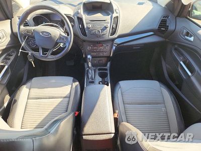Zdjęcie 8 z 13 samochodu: 2018 FORD ESCAPE SE VIN:1FMCU9GD8JUB21606 - miniatura