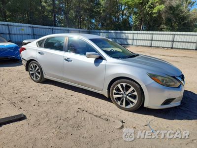 Czwarte zdjęcie samochodu z boku: 2017 NISSAN ALTIMA 2.5 SR VIN:1N4AL3AP6HC134021 - miniatura