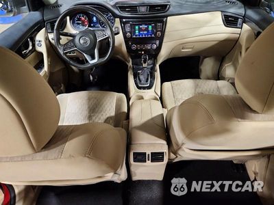 Zdjęcie 8 z 14 samochodu: 2018 NISSAN ROGUE SV VIN:5N1AT2MV1JC826395 - miniatura