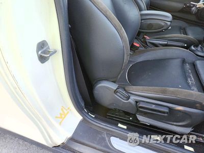 Zdjęcie 12 z 13 samochodu: 2021 MINI COOPER VIN:WMWWJ3C05M3M07205 - miniatura