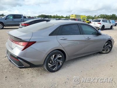 Trzecie zdjęcie samochodu z tyłu: 2025 HYUNDAI ELANTRA SEL SPORT VIN:KMHLM4DG0SU050016 - miniatura