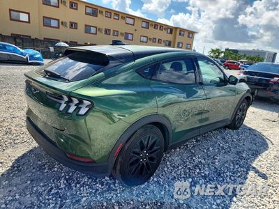 Trzecie zdjęcie samochodu z tyłu: 2025 FORD MUSTANG MACH-E SELECT VIN:3FMTK1R46SMA22695 - miniatura