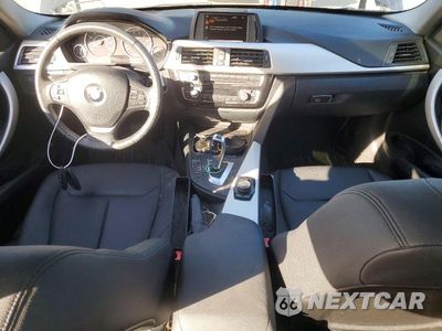 Zdjęcie 8 z 12 samochodu: 2017 BMW 320 XI VIN:WBA8E5G38HNU44661 - miniatura