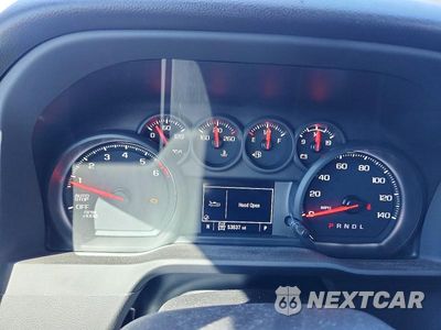 Zdjęcie 9 z 13 samochodu: 2022 CHEVROLET SILVERADO K1500 TRAIL BOSS CUSTOM VIN:3GCPDCEK6NG639632 - miniatura