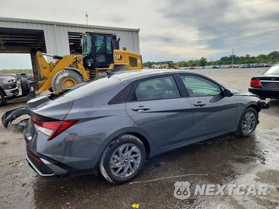 Trzecie zdjęcie samochodu z tyłu: 2024 HYUNDAI ELANTRA SEL VIN:KMHLM4DG8RU800756 - miniatura