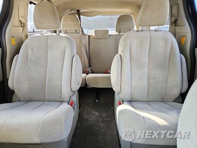 Zdjęcie 10 z 13 samochodu: 2014 TOYOTA SIENNA LE VIN:5TDJK3DC8ES088918 - miniatura