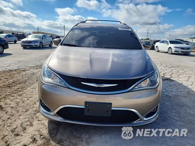 Piąte zdjęcie samochodu w środku: 2017 CHRYSLER PACIFICA TOURING L VIN:2C4RC1BG5HR683135 - miniatura