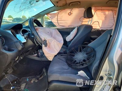 Zdjęcie 7 z 13 samochodu: 2012 HONDA FIT VIN:JHMGE8H36CS009015 - miniatura
