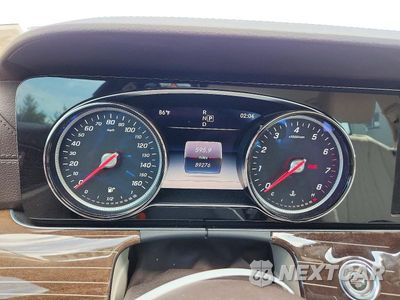 Zdjęcie 9 z 12 samochodu: 2018 MERCEDES-BENZ E 300 4MATIC VIN:WDDZF4KB6JA381706 - miniatura