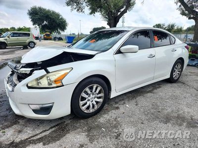 2015 NISSAN ALTIMA 2.5 S 1N4AL3AP1FN369962 - główne zdjęcie licytacji z USA - miniatura