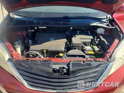 Zdjęcie 12 z 13 samochodu: 2011 TOYOTA SIENNA LE VIN:5TDKK3DC9BS021812 - miniatura