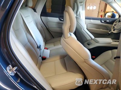 Zdjęcie 11 z 13 samochodu: 2018 VOLVO XC60 T5 MOMENTUM VIN:YV4102RK7J1076098 - miniatura