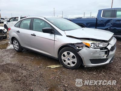 Czwarte zdjęcie samochodu z boku: 2017 FORD FOCUS S VIN:1FADP3E2XHL307359 - miniatura