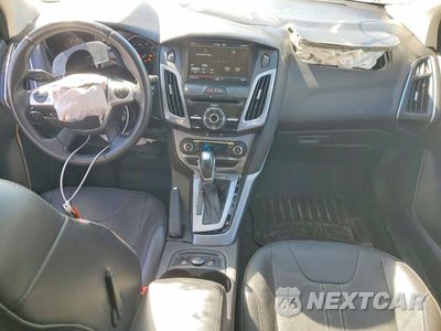 Zdjęcie 8 z 12 samochodu: 2014 FORD FOCUS TITANIUM VIN:1FADP3N29EL192684 - miniatura