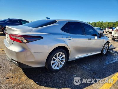 Trzecie zdjęcie samochodu z tyłu: 2021 TOYOTA CAMRY LE VIN:4T1C11AK7MU427542 - miniatura
