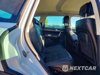 Zdjęcie 11 z 13 samochodu: 2016 VOLKSWAGEN TOUAREG SPORT VIN:WVGEF9BP6GD001297 - miniatura