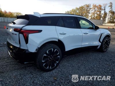 Trzecie zdjęcie samochodu z tyłu: 2024 CHEVROLET BLAZER RS VIN:3GNKDCRJ5RS173715 - miniatura