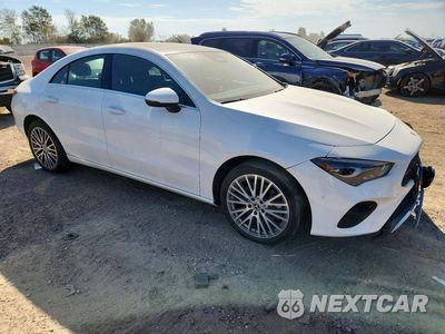 Czwarte zdjęcie samochodu z boku: 2025 MERCEDES-BENZ CLA 250 4MATIC VIN:W1K5J4HBXSN511694 - miniatura
