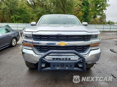 Piąte zdjęcie samochodu w środku: 2018 CHEVROLET SILVERADO K1500 LT VIN:1GCVKREC9JZ367127 - miniatura