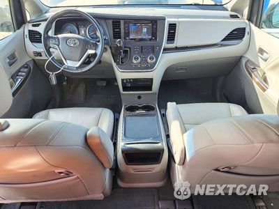 Zdjęcie 8 z 13 samochodu: 2016 TOYOTA SIENNA VIN:5TDYK3DC4GS700226 - miniatura