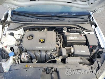 Zdjęcie 11 z 12 samochodu: 2017 HYUNDAI ELANTRA SE VIN:5NPD74LF2HH130543 - miniatura