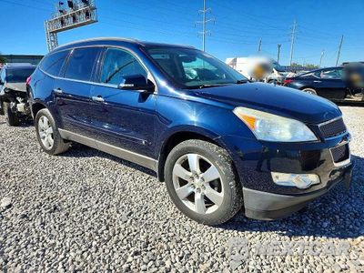 Czwarte zdjęcie samochodu z boku: 2010 CHEVROLET TRAVERSE LTZ VIN:1GNLRHED3AS117615 - miniatura