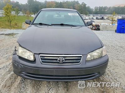 Piąte zdjęcie samochodu w środku: 2000 TOYOTA CAMRY LE VIN:4T1BG22K8YU996016 - miniatura