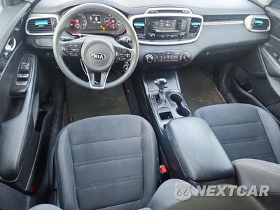 Zdjęcie 8 z 13 samochodu: 2018 KIA SORENTO L VIN:5XYPG4A37JG350649 - miniatura