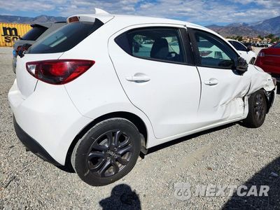 Trzecie zdjęcie samochodu z tyłu: 2020 TOYOTA YARIS HATCHBACK LE VIN:3MYDLBJV7LY700317 - miniatura
