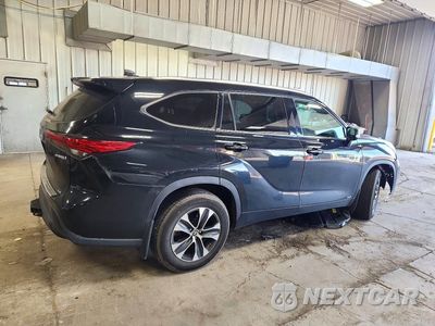 Trzecie zdjęcie samochodu z tyłu: 2021 TOYOTA HIGHLANDER HYBRID XLE VIN:5TDGBRCH0MS039608 - miniatura
