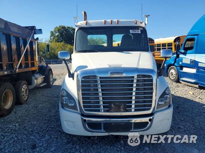 Piąte zdjęcie samochodu w środku: 2017 FREIGHTLINER CASCADIA 1 - SEMI TRUCK VIN:1FVAGDBG0HLJE1484 - miniatura