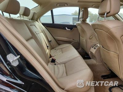 Zdjęcie 10 z 12 samochodu: 2012 MERCEDES-BENZ C 300 4MATIC VIN:WDDGF8BB1CR213006 - miniatura