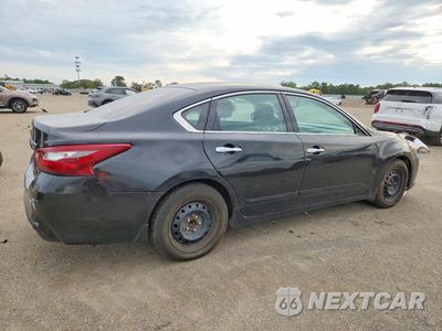 Trzecie zdjęcie samochodu z tyłu: 2018 NISSAN ALTIMA 2.5 S VIN:1N4AL3AP5JC105518 - miniatura