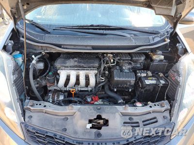 Zdjęcie 12 z 13 samochodu: 2013 HONDA FIT SPORT VIN:JHMGE8H53DC043183 - miniatura
