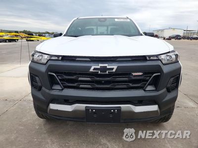 Piąte zdjęcie samochodu w środku: 2024 CHEVROLET COLORADO TRAIL BOSS VIN:1GCPTEEKXR1321385 - miniatura