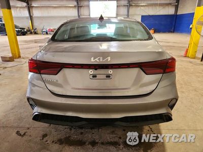 Zdjęcie 6 z 12 samochodu: 2023 KIA FORTE LXS VIN:3KPF24AD6PE571040 - miniatura