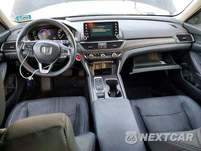 Zdjęcie 8 z 12 samochodu: 2018 HONDA ACCORD TOURING HYBRID VIN:1HGCV3F99JA008102 - miniatura