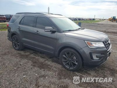 Czwarte zdjęcie samochodu z boku: 2017 FORD EXPLORER XLT VIN:1FM5K7D81HGD96365 - miniatura