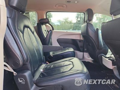 Zdjęcie 11 z 13 samochodu: 2019 CHRYSLER PACIFICA TOURING L VIN:2C4RC1BG0KR554517 - miniatura